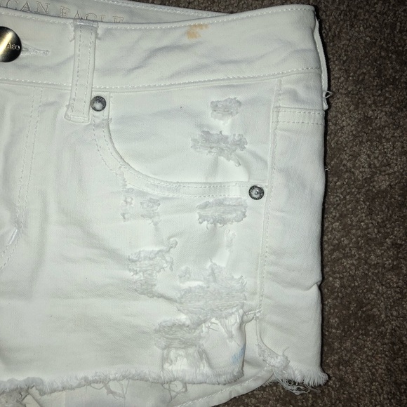 AE Shorts - Picture 3 of 4